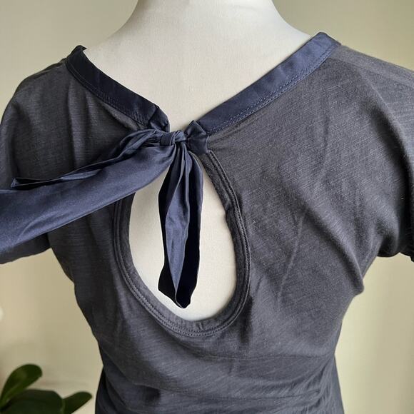 ANTHROPOLOGIE DARK BLUE T SHIRT KEYHOLE BACK WITH BOW SIZE XS - Picture 5 of 8